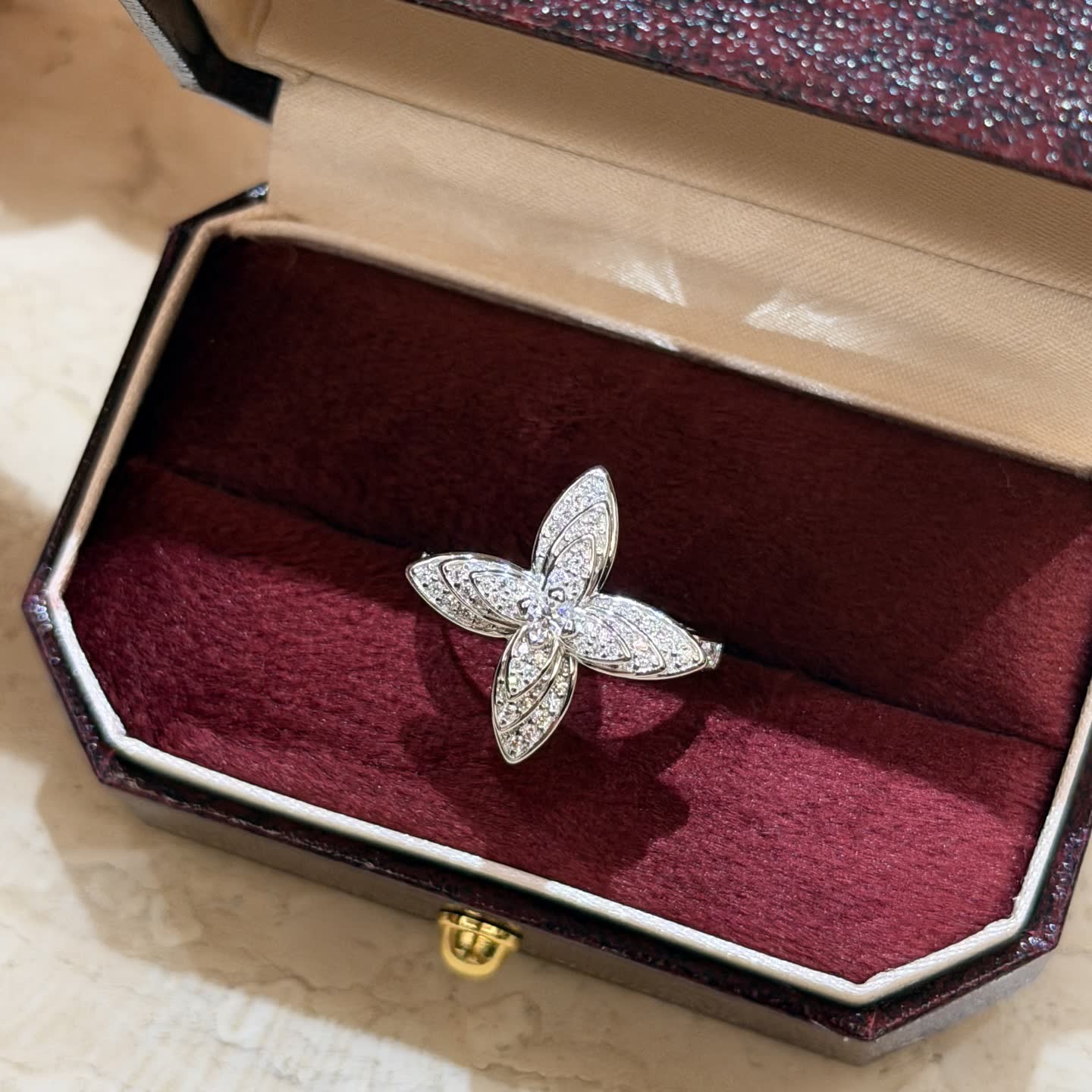 Van Cleef & Arpels Alhambra Ring
